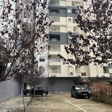 Mimi * Vlore